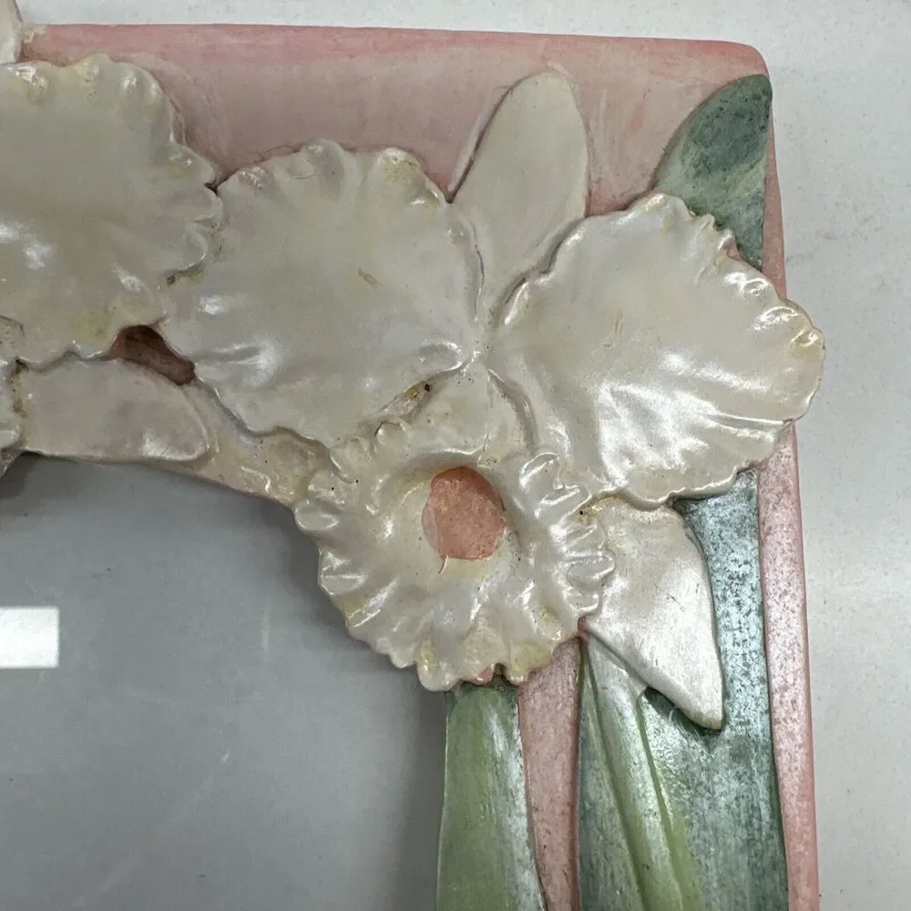 Vintage Daffodil Picture Frame Floral Sculptural Decorative Table Top